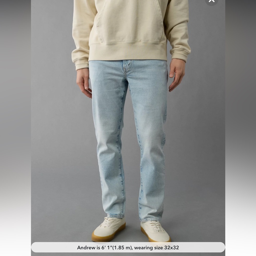 American Eagle Slim Straight Light Blue Jeans
